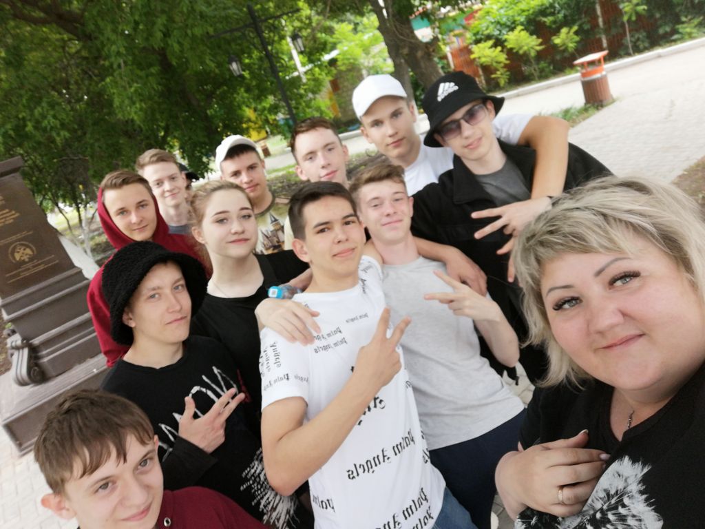 Студенты Пугачевского филиала - участники акции «Вода России» Фото 1