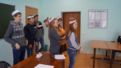 Пугачевские студенты приняли участие в практических занятиях в рамках профилактики наркомании среди молодежи