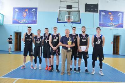 Саратовский ГАУ выиграл серебро на соревнованиях по баскетболу