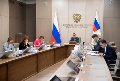 На оперштабе МСХ России обсудили подготовку к посевной